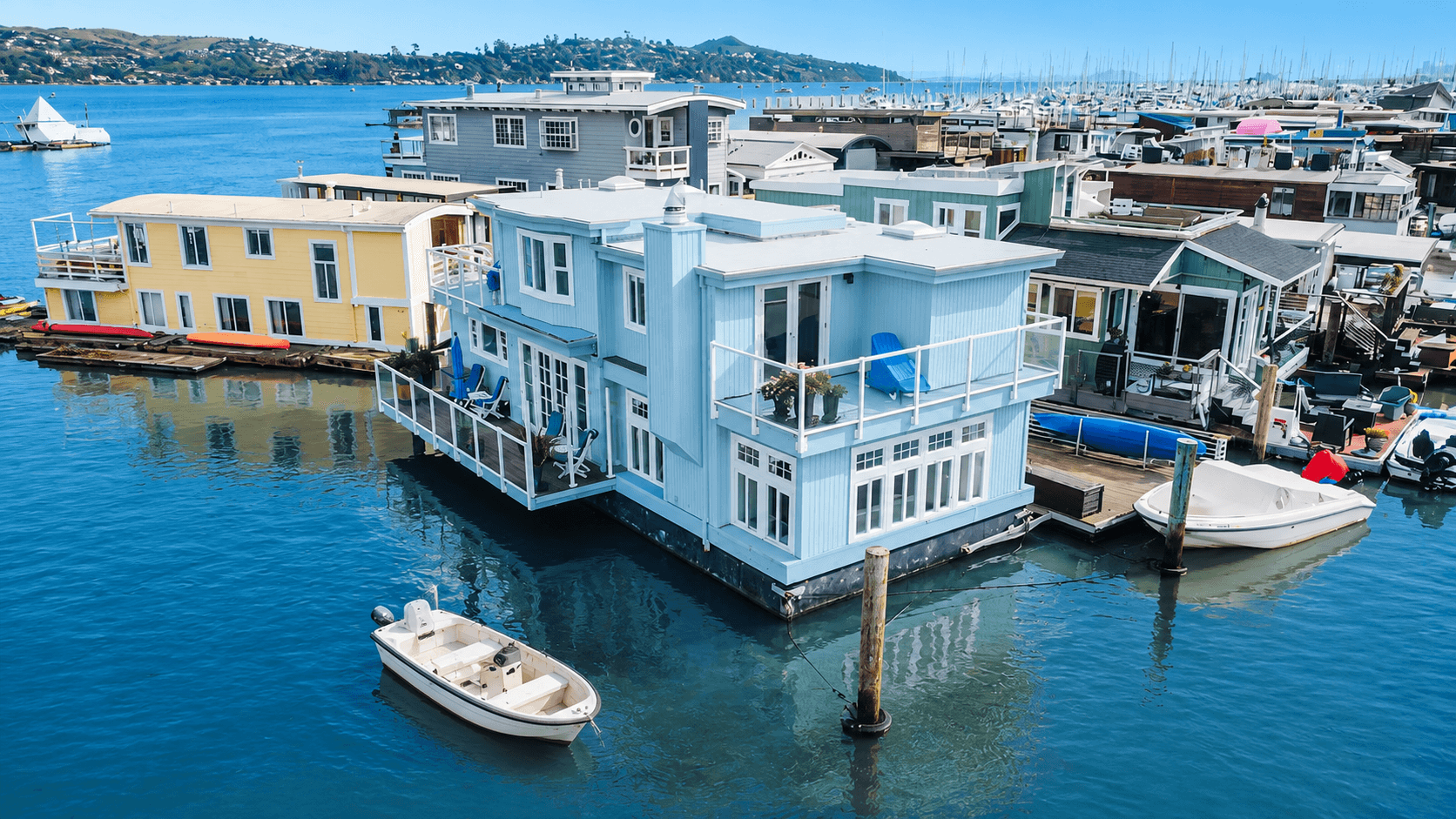 Marinship & Houseboats