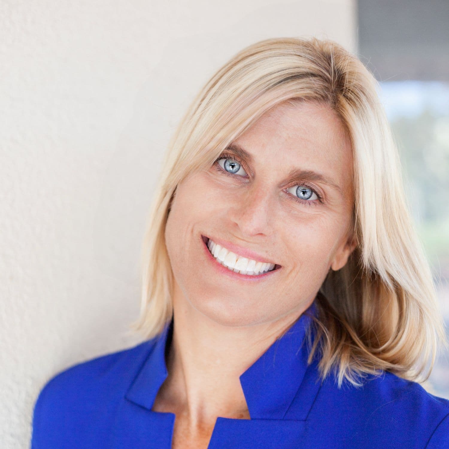 Headshot of Holly Welch